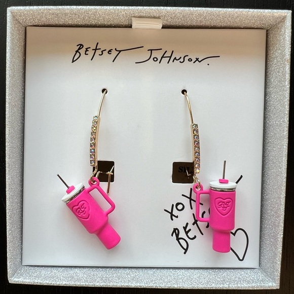 NWT Betsey Johnson Stanley Tumbler Inspired Pink Drop Earrings w/Cubic Zirconia - Picture 1 of 5